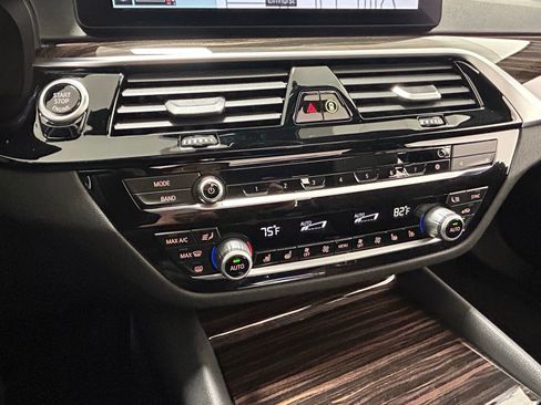 Used 2023 BMW 540i xDrive w/ Premium Package image 20