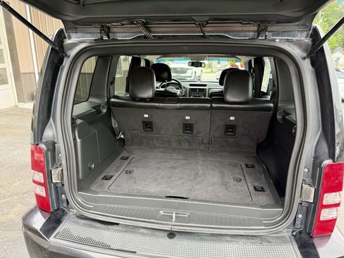 Used 2012 Jeep Liberty Sport AWD/4WD image 19