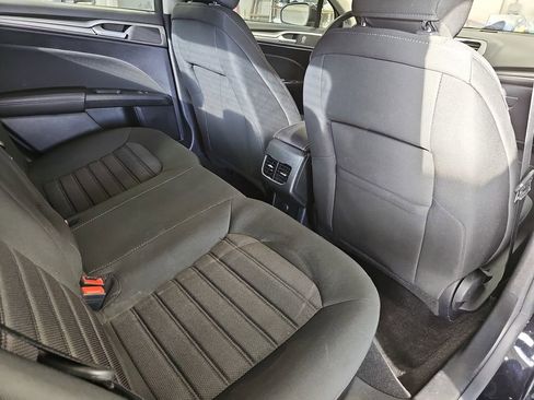 Used 2020 Ford Fusion SE FWD image 11