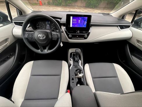 Used 2025 Toyota Corolla LE FWD image 15