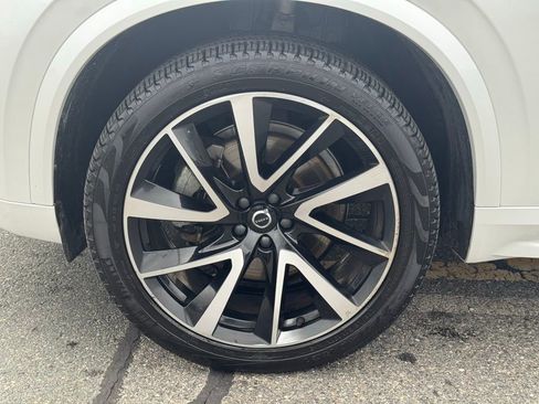 Used 2022 Volvo XC90 T6 Momentum w/ Advanced Package image 10