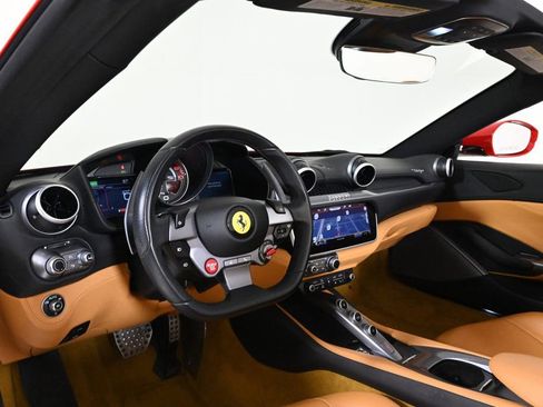 Used 2020 Ferrari Portofino Base image 3