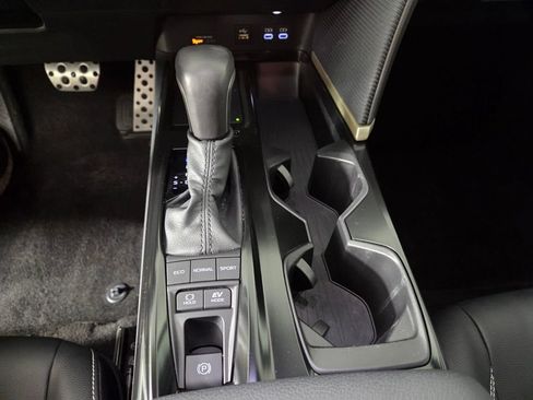 Used 2025 Toyota Camry SE w/ Convenience Package FWD image 19