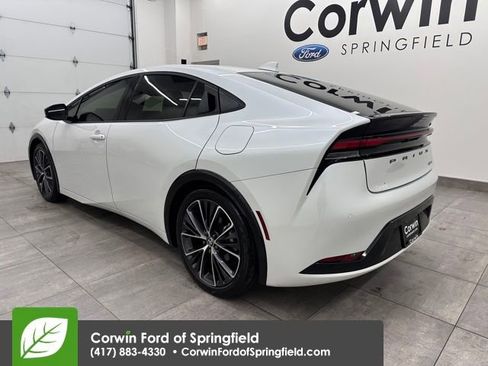 Used 2024 Toyota Prius XLE image 3