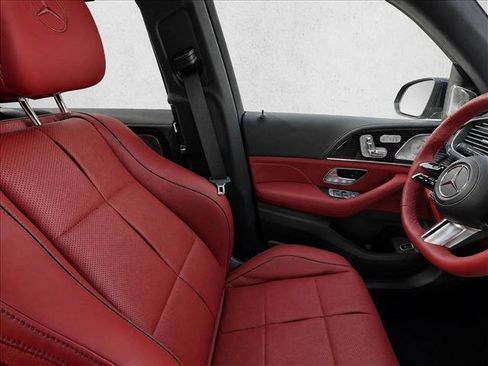 New 2026 Mercedes-Benz GLS 580 4MATIC image 17