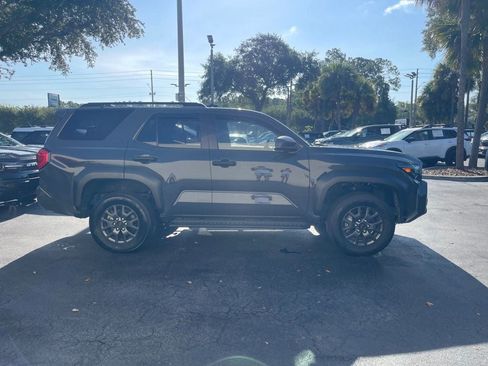 Used 2025 Toyota 4Runner SR5 AWD/4WD image 7