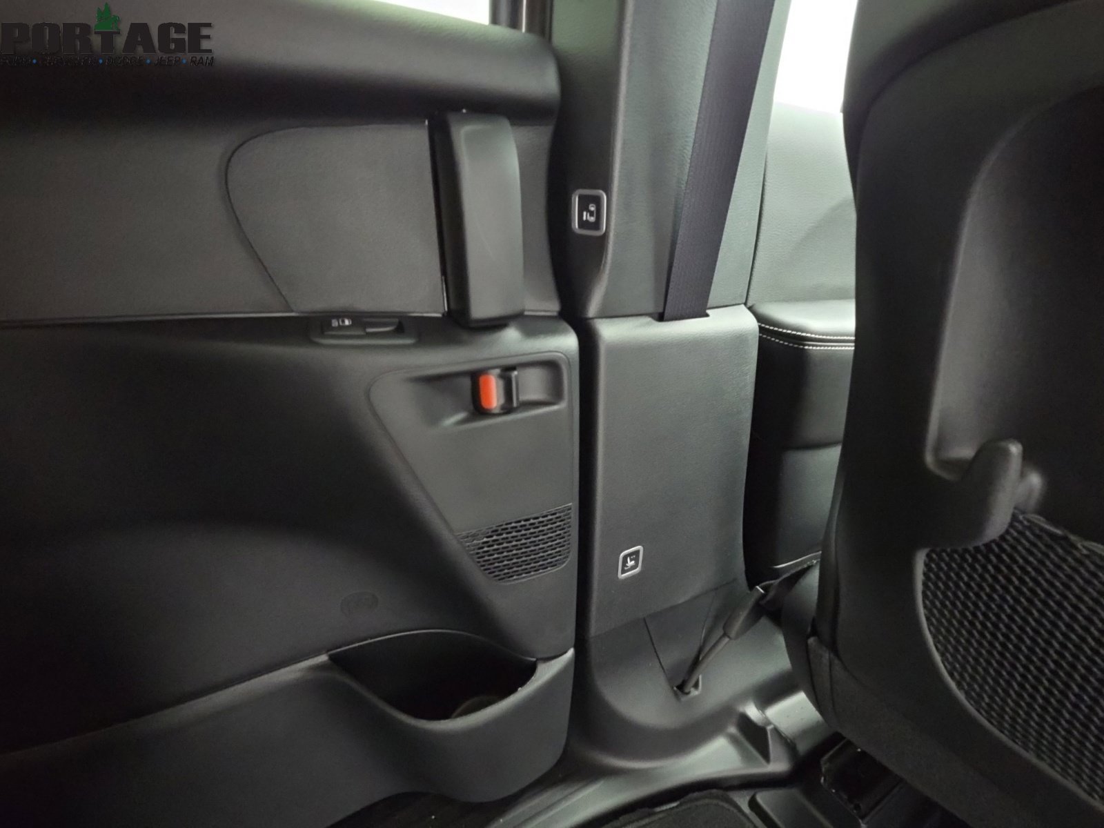 New 2027 Chrysler Pacifica Select AWD/4WD image 31