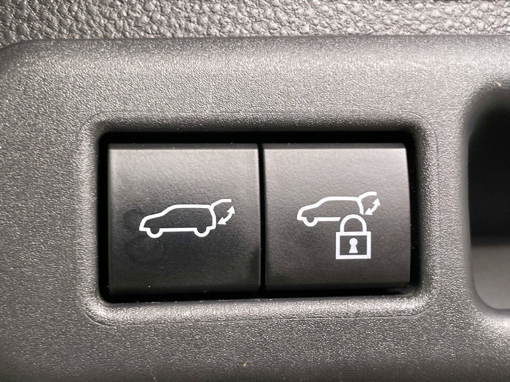 Used 2023 Toyota Sequoia Capstone AWD/4WD image 22