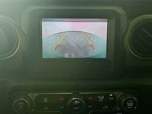 Used 2018 Jeep Wrangler Sport image 22