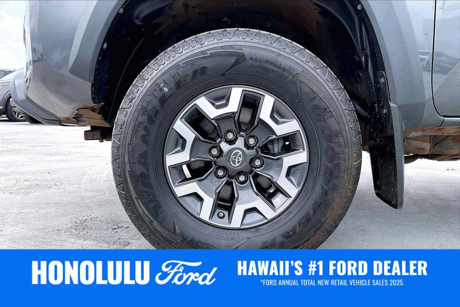 Used 2020 Toyota Tacoma TRD Off-Road w/ Technology Package RWD image 8