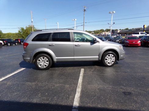 Used 2017 Dodge Journey SE w/ Flexible Seating Group image 5