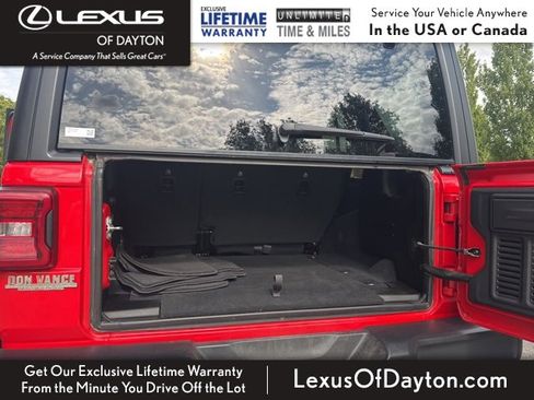 Used 2024 Jeep Wrangler Rubicon image 32