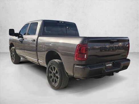 Used 2026 RAM 2500 Laramie AWD/4WD image 9