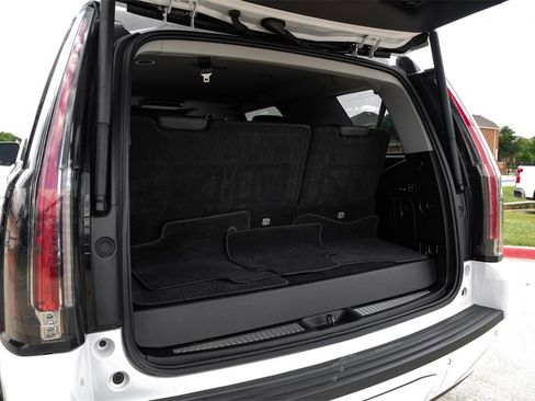 Used 2020 Cadillac Escalade Premium Luxury image 58