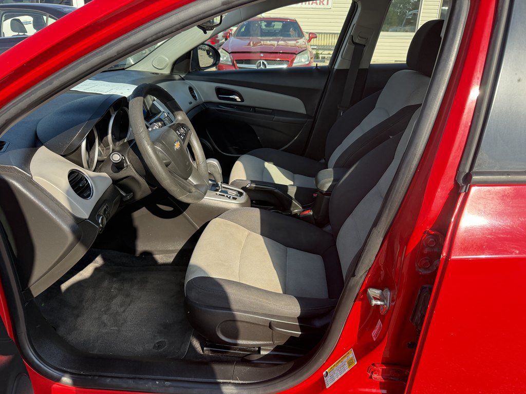 Used 2016 Chevrolet Cruze LS FWD image 12