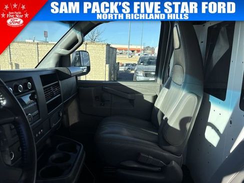 Used 2023 GMC Savana 2500 Extended w/ Driver Convenience Package image 14