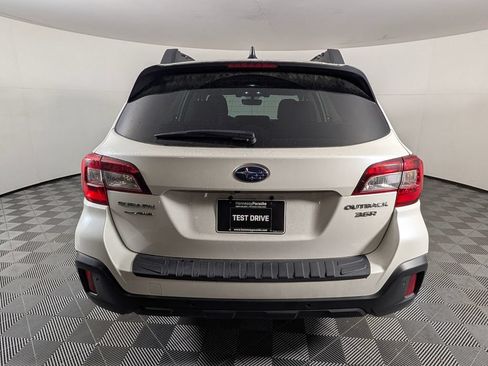 Used 2019 Subaru Outback 3.6R Limited AWD/4WD image 6