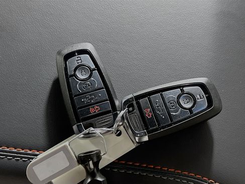 Used 2025 Ford F150 Raptor image 34