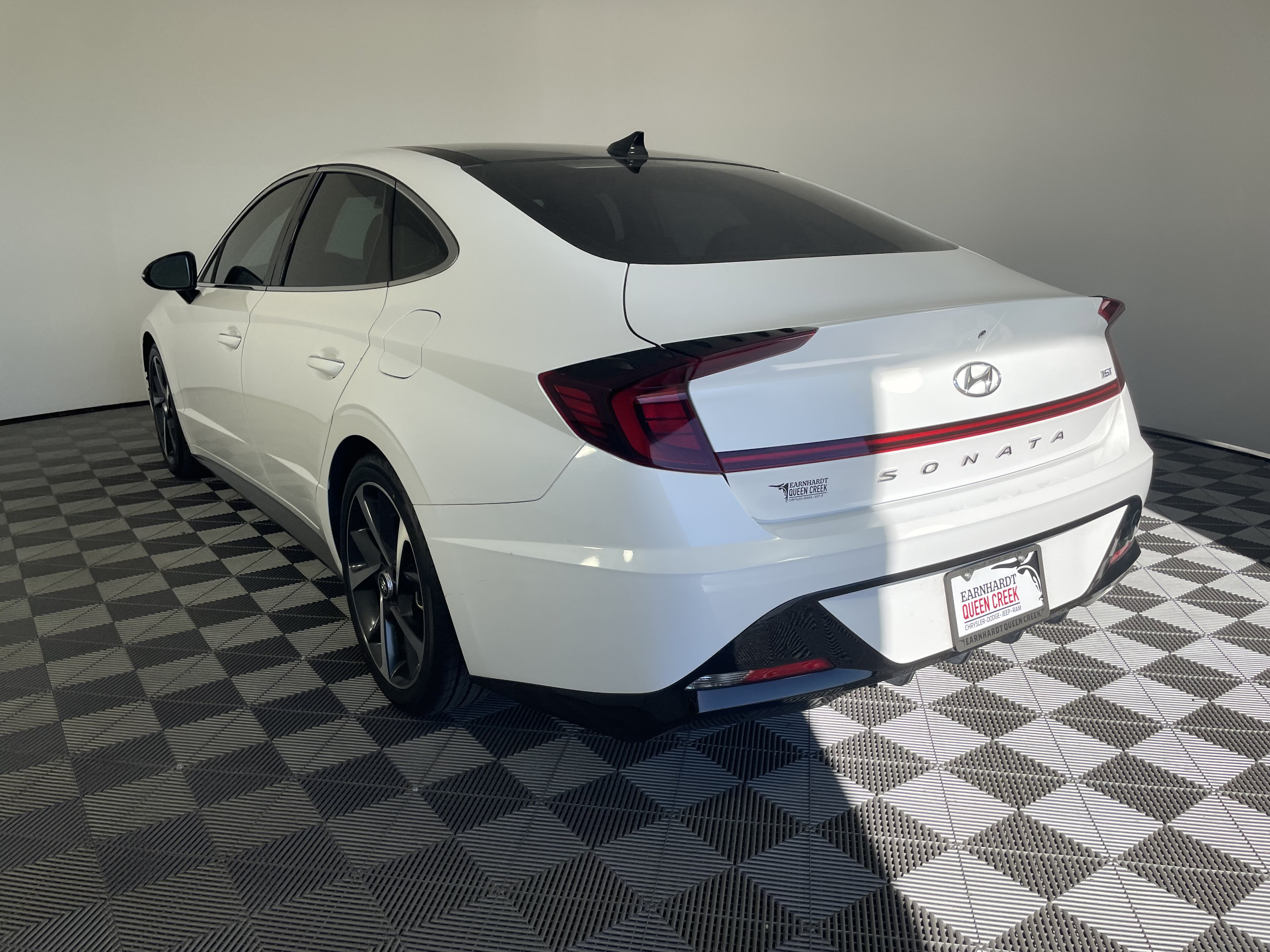 Used 2023 Hyundai Sonata SEL Plus w/ Preferred Accessory Package FWD image 3