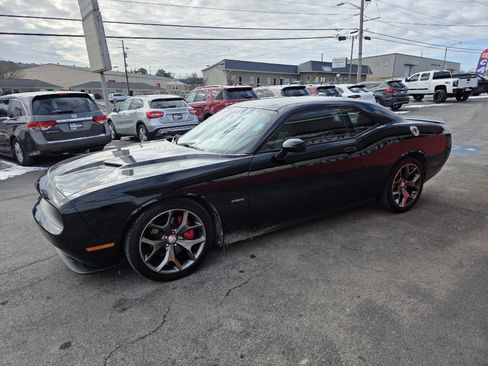 Used 2015 Dodge Challenger R/T w/ Quick Order Package 28B R/T image 5
