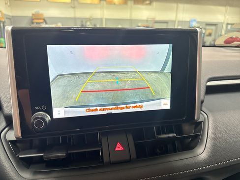 Used 2025 Toyota RAV4 LE AWD/4WD image 21