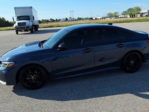 Used 2025 Honda Civic Sport image 6