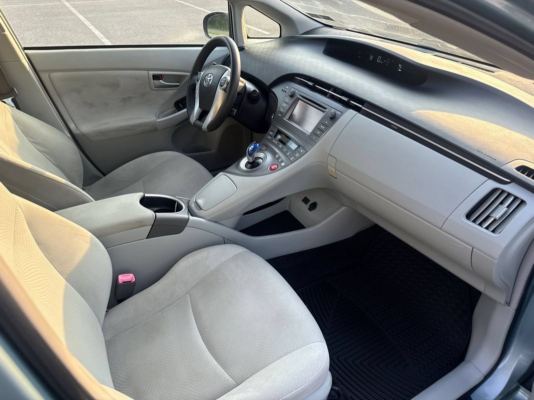 Used 2013 Toyota Prius Two FWD image 14