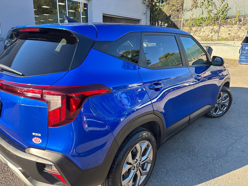 Used 2024 Kia Seltos LX AWD/4WD image 6