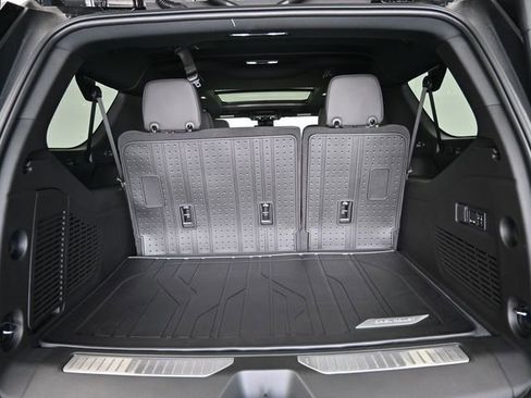 New 2026 Chevrolet Suburban High Country w/ Sun And Tow Package AWD/4WD image 40