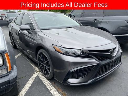 Used 2024 Toyota Camry SE FWD image 5