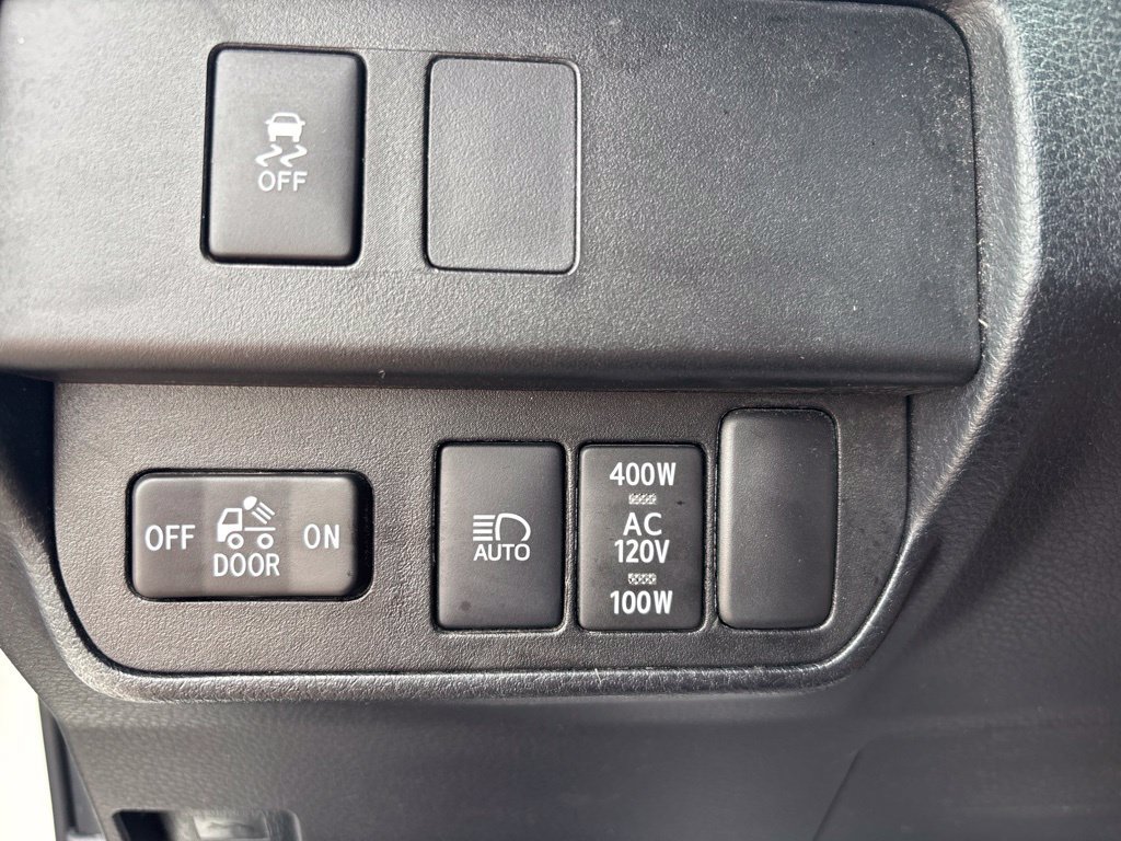 Used 2023 Toyota Tacoma TRD Sport AWD/4WD image 19