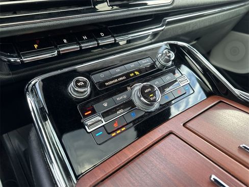 Used 2022 Lincoln Navigator Reserve w/ Equipment Group 201A image 19