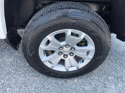 Used 2022 Chevrolet Colorado LT w/ Safety Package RWD image 15