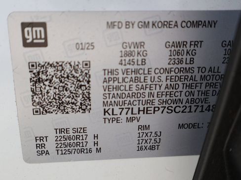 Used 2025 Chevrolet Trax LT image 32