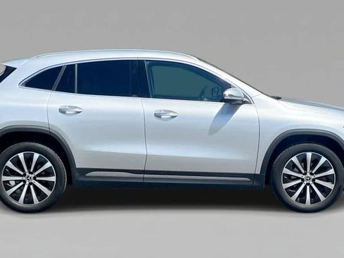 Used 2021 Mercedes-Benz GLA 250 4MATIC image 9
