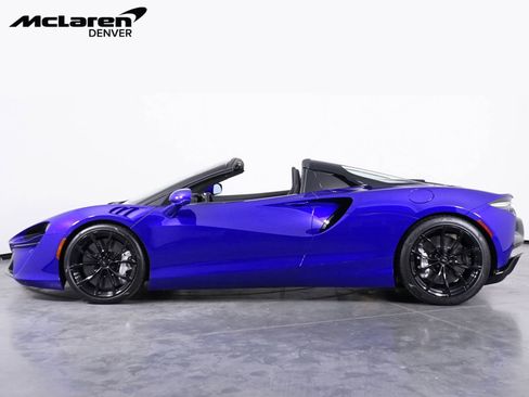 New 2025 McLaren Artura Spider RWD image 2