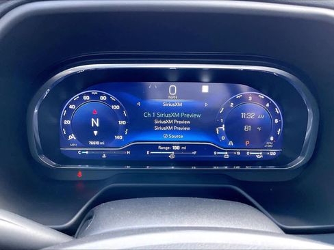 Used 2022 Chevrolet Suburban LT w/ Luxury Package image 20