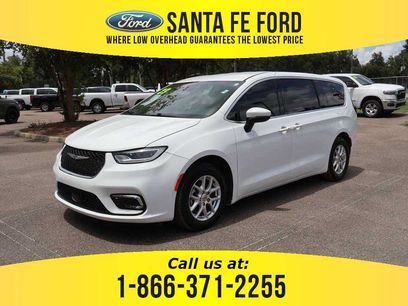 Used 2023 Chrysler Pacifica Touring-L