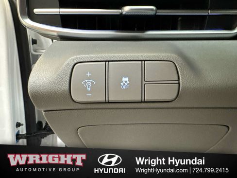 Used 2025 Hyundai Elantra SEL FWD image 23