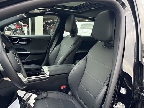 Used 2025 Mercedes-Benz C 300 Sedan image 13