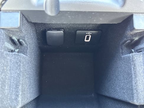 Used 2019 Lincoln MKZ Reserve image 32