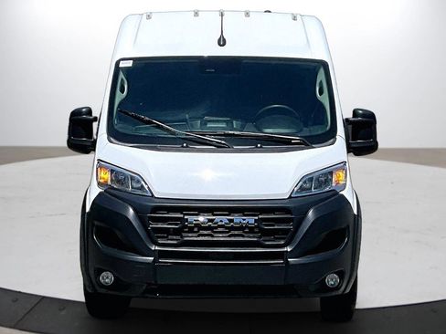 Used 2024 RAM ProMaster 2500 w/ Convenience Group FWD image 3