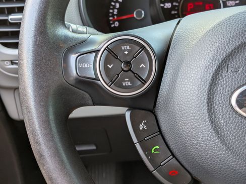 Used 2019 Kia Soul FWD image 23