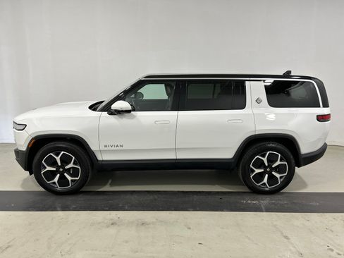 Used 2024 Rivian R1S Adventure AWD/4WD image 2