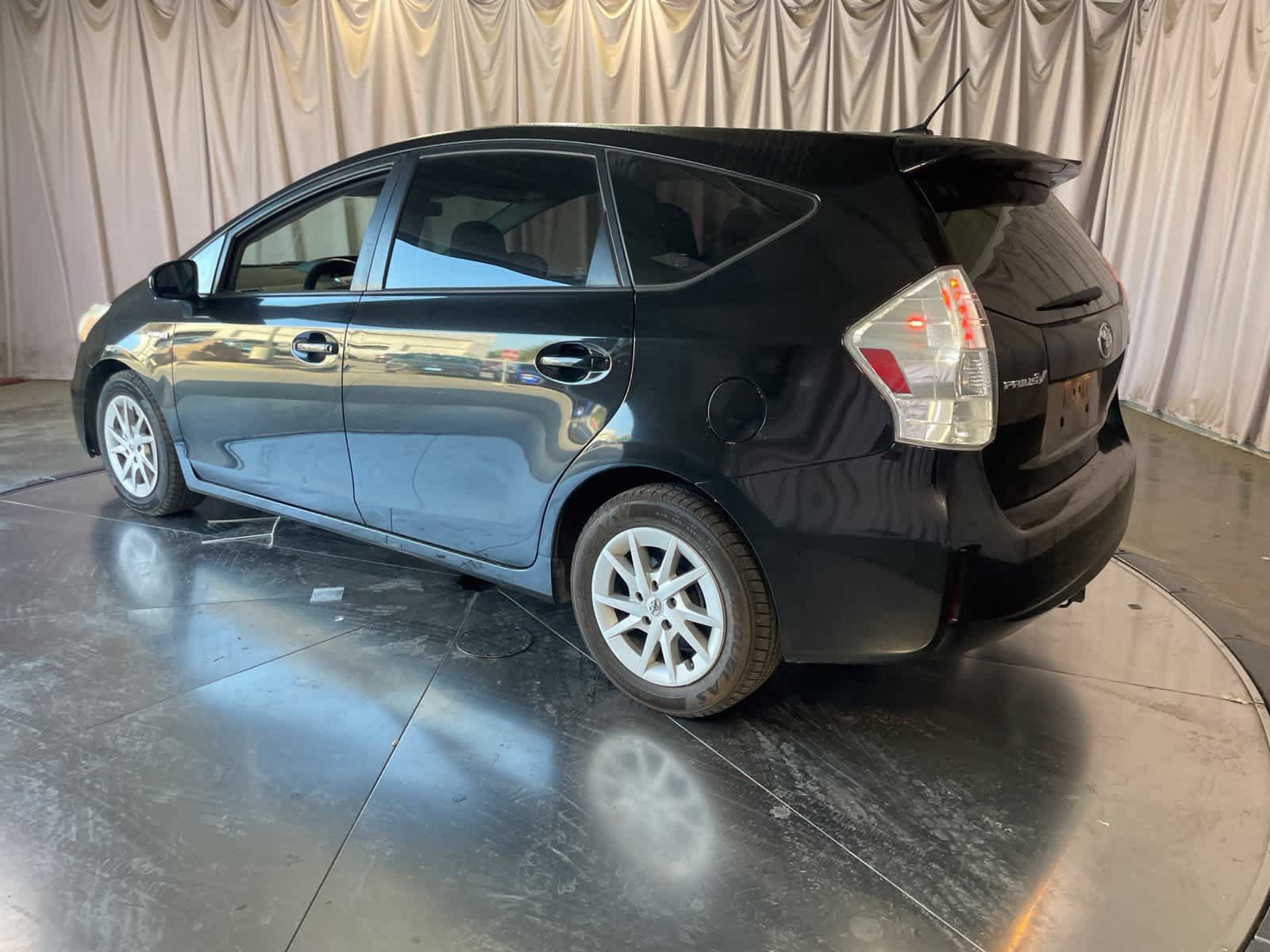 Used 2012 Toyota Prius V Three w/ Preferred Accessory Pkg FWD image 8