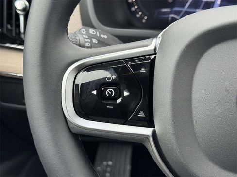 New 2026 Volvo XC90 B6 Plus w/ Protection Package Premier image 9
