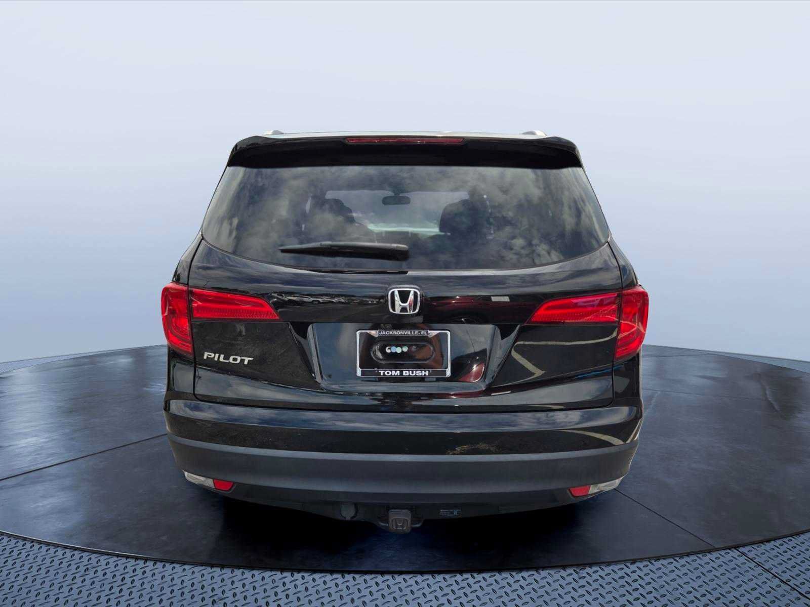 Used 2017 Honda Pilot EX-L image 4