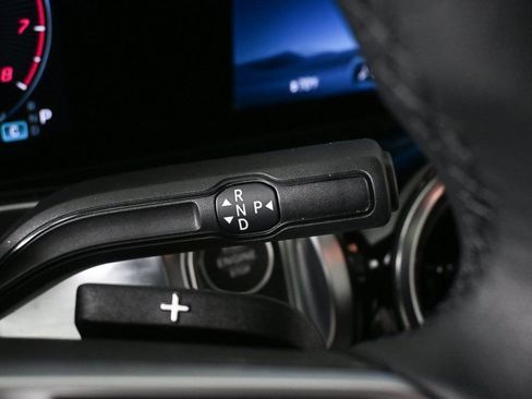 Used 2025 Mercedes-Benz GLB 250 image 16