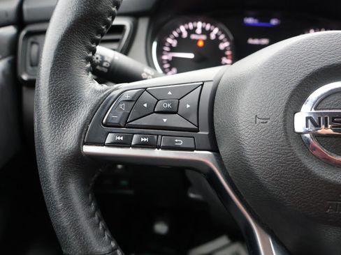 Used 2020 Nissan Rogue SV image 28