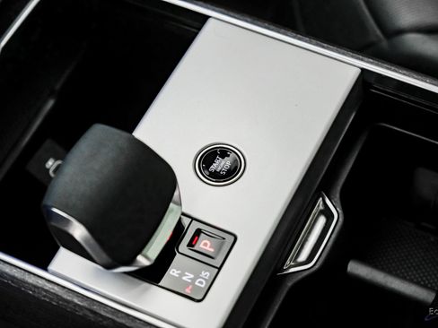 Used 2024 Land Rover Range Rover SE image 53